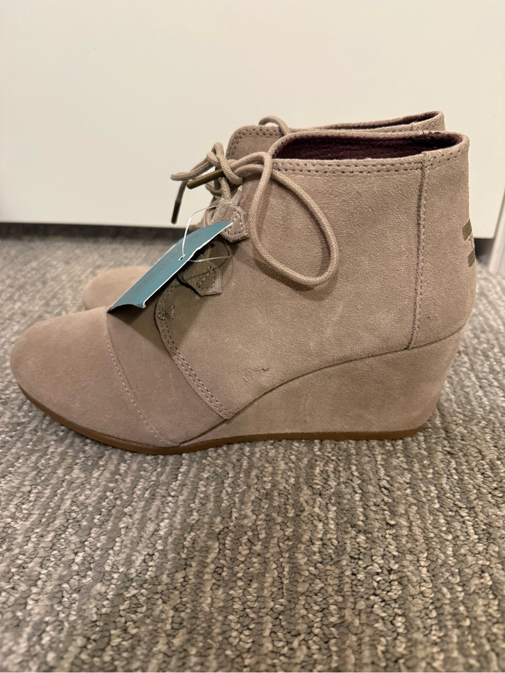 TOMS Kala Desert Taupe Suede Wedge Ankle Booties Women’s Size 10 Lace Up NWT - Picture 4 of 7